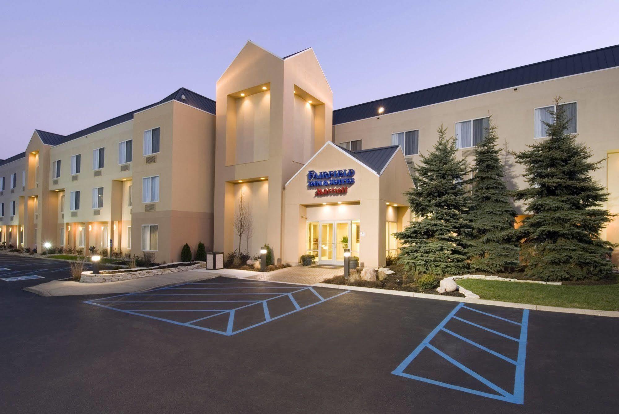 Fairfield Inn & Suites Меррилвилл Экстерьер фото